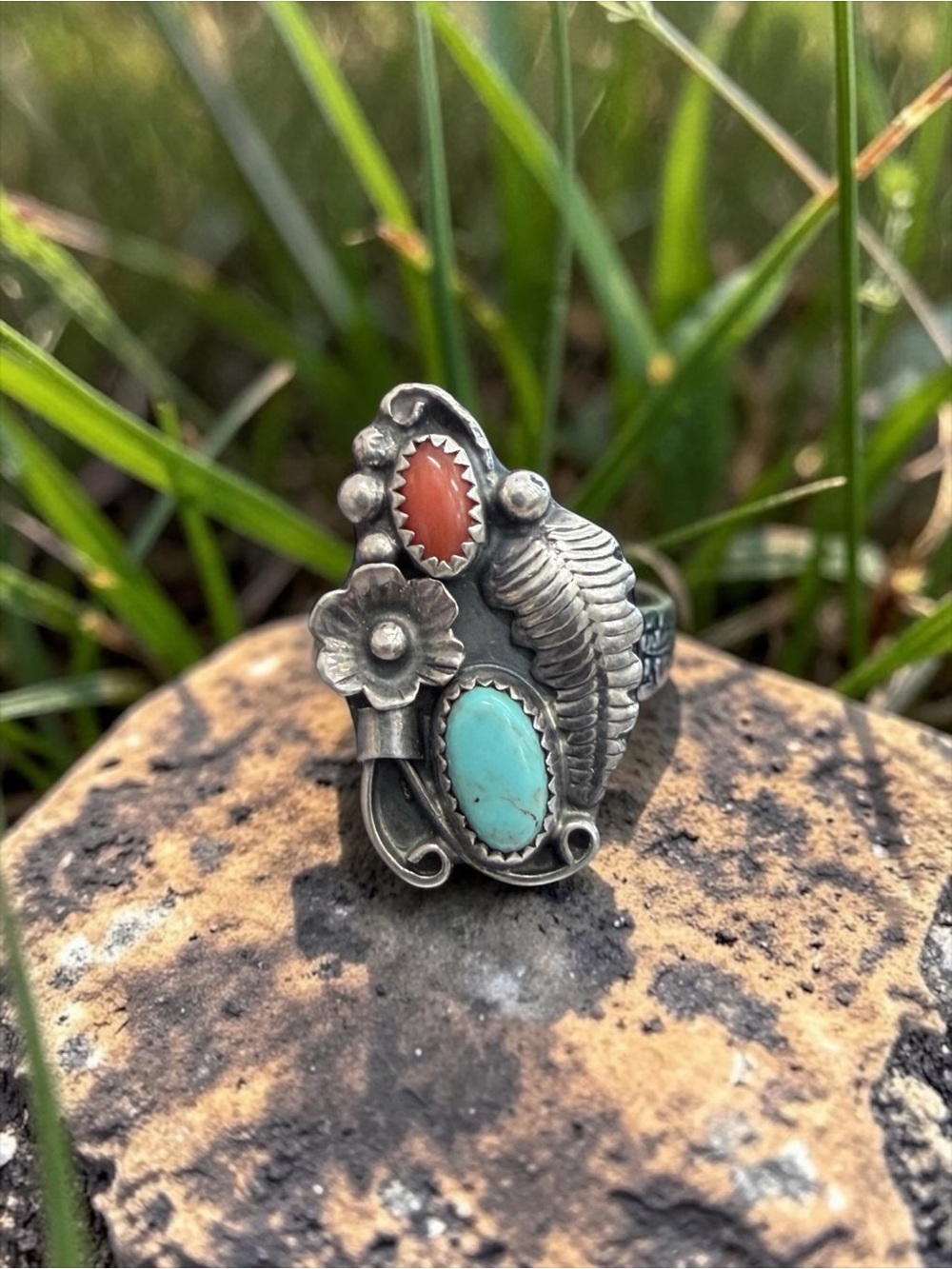 Vintage Navajo Sterling Silver Turquoise & Coral‎ Floral Ring